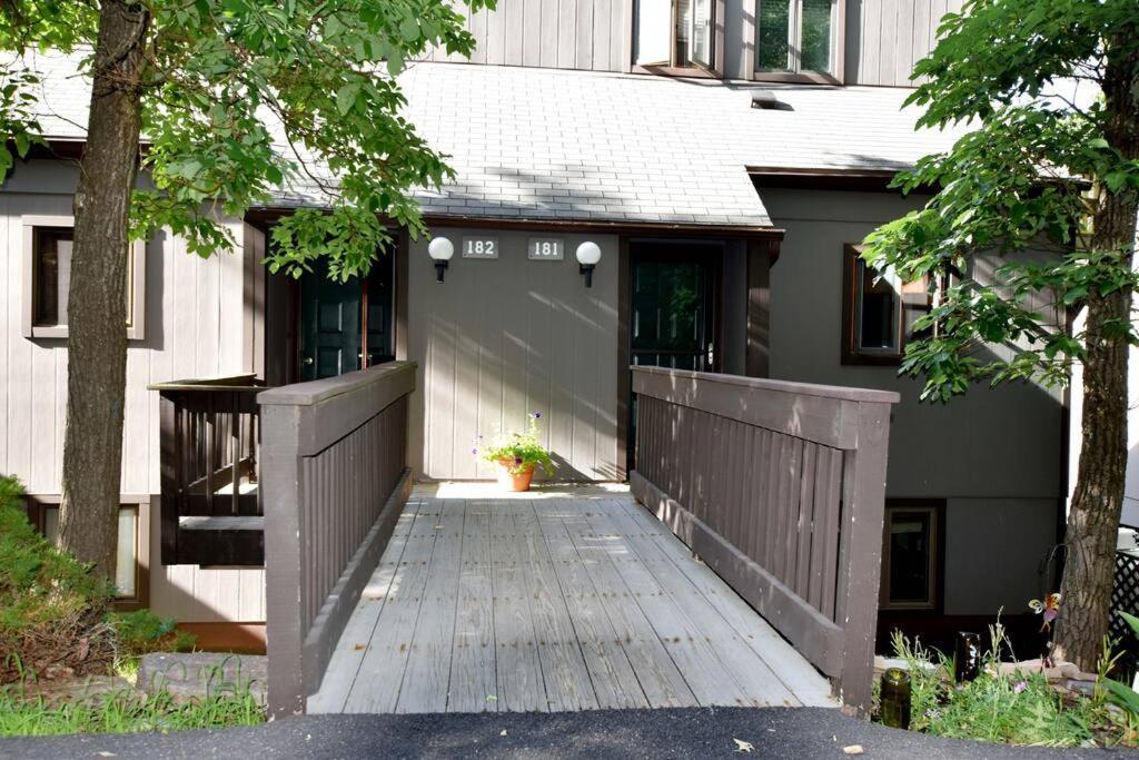 3-Bedroom Vacation Home Steps To Camelback Ski Area Ski-In Ski-Out Crescent Lake Bagian luar foto