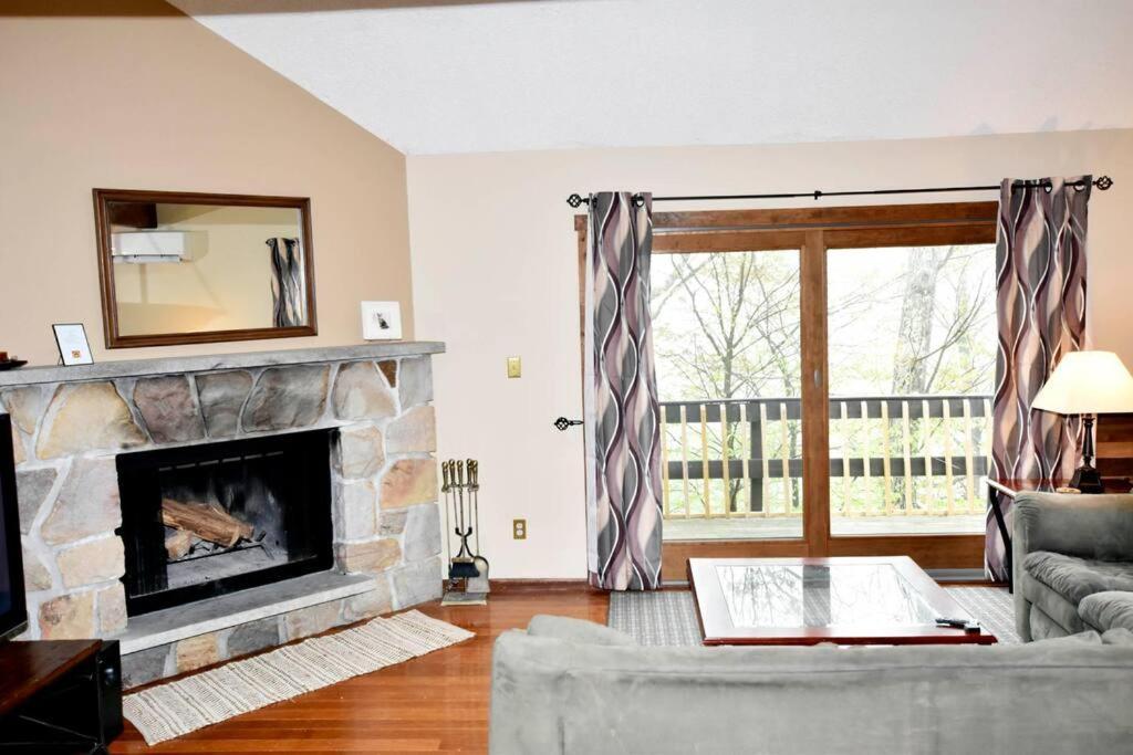 3-Bedroom Vacation Home Steps To Camelback Ski Area Ski-In Ski-Out Crescent Lake Bagian luar foto