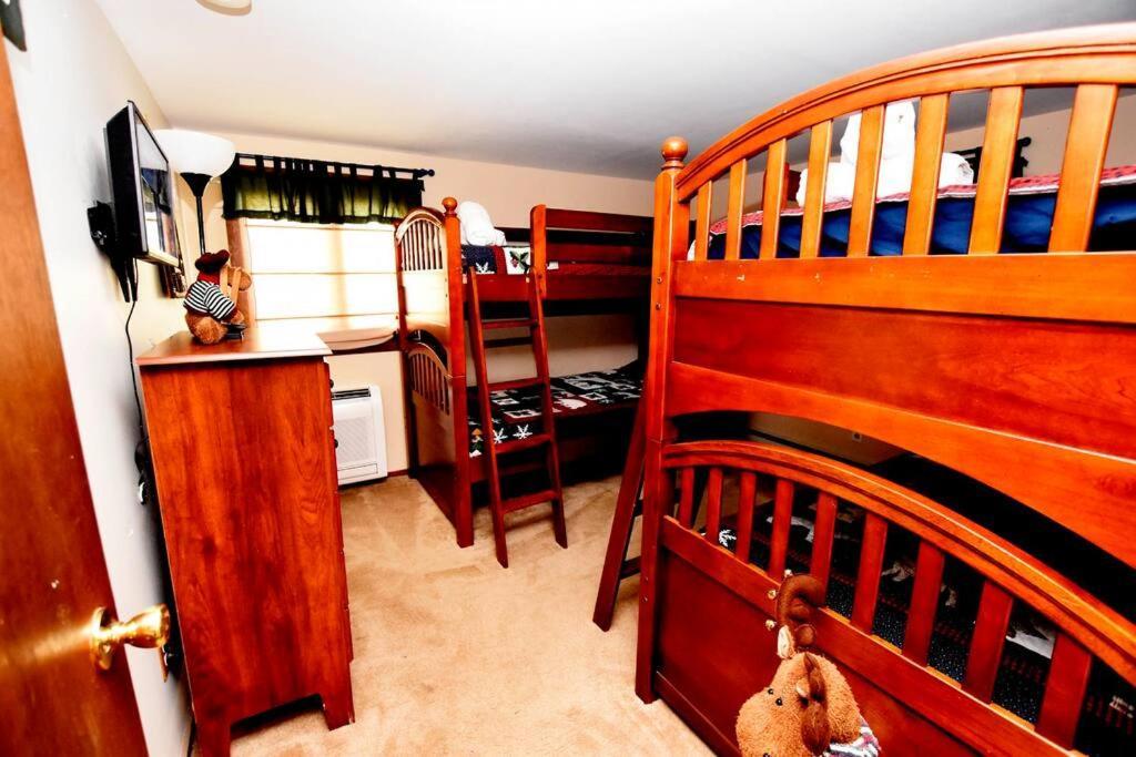 3-Bedroom Vacation Home Steps To Camelback Ski Area Ski-In Ski-Out Crescent Lake Bagian luar foto